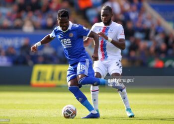 LEICESTER, ENGLAND - OCTOBER 15: Daniel Amartey of Leicester City battles for possession with Odsonne Edouard of Crystal Palace during the Premier League match between Leicester City and Crystal Palace at The King Power Stadium on October 15, 2022 in Leicester, England. (Photo by Marc Atkins/Getty Images)