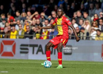 DEVENTER, NETHERLANDS - OCTOBER 9: Jamal Amofa of Go Ahead Eagles during the Dutch Eredivisie match between Go Ahead Eagles and SC Cambuur at De Adelaarshorst on October 9, 2022 in Deventer, Netherlands (Photo by Henny Meyerink/BSR Agency/Getty Images)
