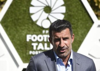 FUTEBOL - Figo no Football talks realizado pela Fpf na cidade do futebol em Oeiras . Terca  feira 6 de Setembro de 2022. (ANDRÉ ALVES/ASF) FOOTBALL TALKS