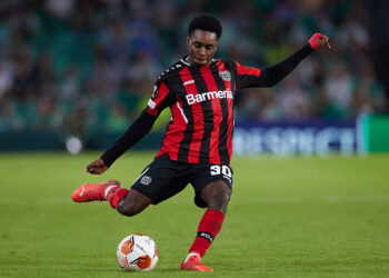 SEVILLE, SPAIN - OCTOBER 21: Jeremie Frimpong of Bayer Leverkusen in action during the UEFA Europa League group G match between Real Betis and Bayer Leverkusen at Estadio Benito Villamarin on October 21, 2021 in Seville, Spain. (Photo by Fran Santiago/Getty Images)