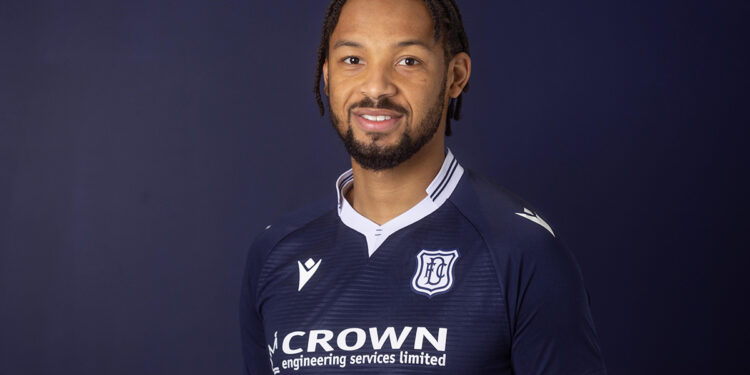 19/01/2023 : Dundee sign striker Kwame Thomas on loan from Sutton United