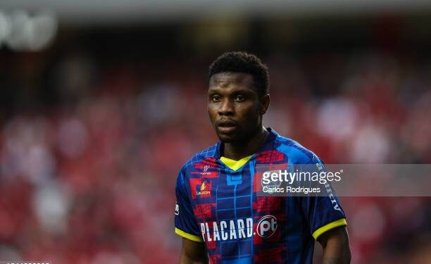 LISBON, PORTUGAL - OCTOBER 29: Abass Issah of GD Chaves during the Liga Portugal Bwin match between SL Benfica and GD Chaves at Estadio do Sport Lisboa e Benfica on October 29, 2022 in Lisbon, Portugal. (Photo by Carlos Rodrigues/Getty Images)