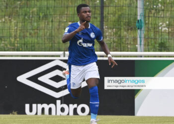 Jubel Daniel Kyerewaa FC Schalke 04 ll 05.06.2021, Fussball GER, Saison 2020 2021, Regionalliga West, 42. Spieltag, FC Schalke 04 ll - Preussen Münster, Foto: Maik Hölter/TEAM2sportphoto Gelsenkirchen Parkstadion Nordrhein Westfalen Deutschland *** Cheers Daniel Kyerewaa FC Schalke 04 ll 05 06 2021, football GER, season 2020 2021, Regionalliga West, 42 matchday, FC Schalke 04 ll Preussen Münster, photo Maik Hölter TEAM2sportphoto Gelsenkirchen Parkstadion Nordrhein Westfalen Germany. Team2