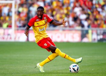 LENS, FRANCE - JULY 30: Salis Abdul Samed #26 of RC Lens controls the ball during the Friendly match between RC Lens and West Ham at Stade Bollaert-Delelis on July 30, 2022 in Lens, France. (Photo by Catherine Steenkeste/Getty Images)