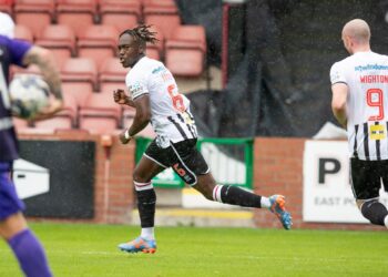 Ewan Otoo celebrates debut goal for Dunfermline Athletic