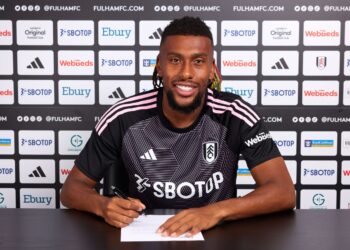 Alex Iwobi signs for Fulham