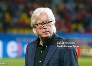 VINA DEL MAR, CHILE - MAY 27: Winfried Schaefer coach of Jamaica gives instructions to his players during an international friendly match between Chile and Jamaica at Sausalito Stadium on May 27, 2016 in Via del Mar, Chile. (Photo by Esteban Garay/LatinContent via Getty Images)