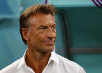 FILE PHOTO: Soccer Football - FIFA World Cup Qatar 2022 - Group C - Saudi Arabia v Mexico - Lusail Stadium, Lusail, Qatar - November 30, 2022 Saudi Arabia coach Herve Renard before the match REUTERS/Kai Pfaffenbach/File Photo
