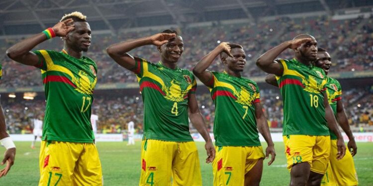 DOUALA, CAMEROON - JANUARY 20:  IBRAHIMA KONÉ (18) of Mali celebrates scoring with MOUSSA DOUMBIA (7), AMADOU HAÏDARA (4), FALAYE SACKO (17) during the Group F Africa Cup of Nations 2021 match between Mali and Mauritania at Stade de Japoma in Douala on January 20, 2022. (Photo by Visionhaus/Getty Images)