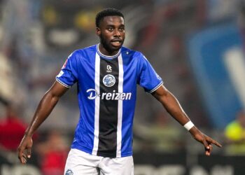 HELMOND, NETHERLANDS - AUGUST 18: Dennis Gyamfi of FC Den Bosch reacts during the Dutch Keuken Kampioen Divisie match between Helmond Sport and FC Den Bosch at GS Staalwerken Stadion on August 18, 2023 in Helmond, Netherlands. (Photo by Joris Verwijst/BSR Agency/Getty Images)