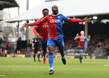 LONDON, ENGLAND - APRIL 27: Jeffrey Schlupp of Crystal Palace celebrates scoring his team's first goal during the Premier League match between Fulham FC and Crystal Palace at Craven Cottage on April 27, 2024 in London, England. (Photo by Ryan Pierse/Getty Images)