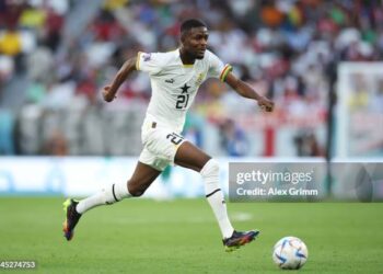 AL RAYYAN, QATAR - NOVEMBER 28: Salis Abdul Samed of Ghana controls the ball during the FIFA World Cup Qatar 2022 Group H match between Korea Republic and Ghana at Education City Stadium on November 28, 2022 in Al Rayyan, Qatar. (Photo by Alex Grimm/Getty Images)