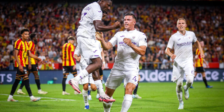 MECHELEN,, BELGIUM - AUGUST 17 : Amuzu Francis midfielder of RSC Anderlecht celebrates after scoring a goal to make it 1-2 during the Jupiler Pro League match between KV Mechelen and RSC Anderlecht on August 17, 2024 in Mechelen,, Belgium, 17/08/2024 ( Photo by Tomas Sisk / Photo News