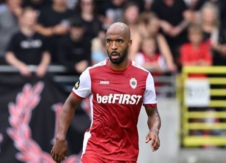 ANTWERP - Denis Odoi of Royal Antwerp FC during the Belgian Pro League match between Royal Antwerp FC and RSC Anderlecht at the Bosuil Stadium on August 4, 2024 in Antwerp, Belgium. ANP | Hollandse Hoogte | GERRIT VAN COLOGNE (Photo by ANP via Getty Images)