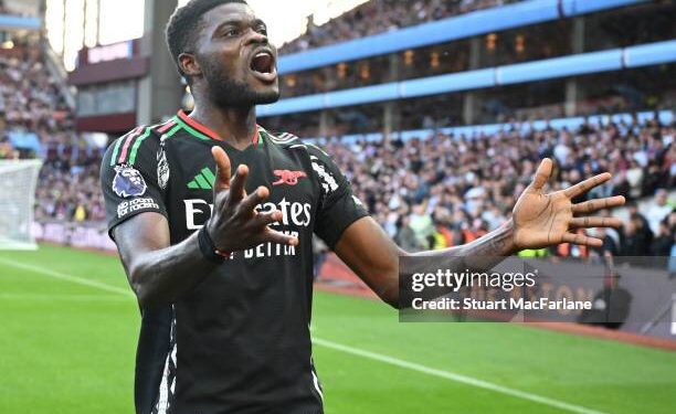 BIRMINGHAM, ENGLAND - AUGUST 24: Thomas Partey celebrates scoring the 2nd Arsenal goal during the Premier League match between Aston Villa FC and Arsenal FC at Villa Park on August 24, 2024 in Birmingham, England. (Photo by Stuart MacFarlane/Arsenal FC via Getty Images)