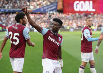LONDON, ENGLAND - OCTOBER 5: West Ham United's Mohammed Kudus celebrates scoring his side's second goal during the Premier League match between West Ham United FC and Ipswich Town FC at London Stadium on October 5, 2024 in London, England. (Photo by Rob Newell - CameraSport via Getty Images)