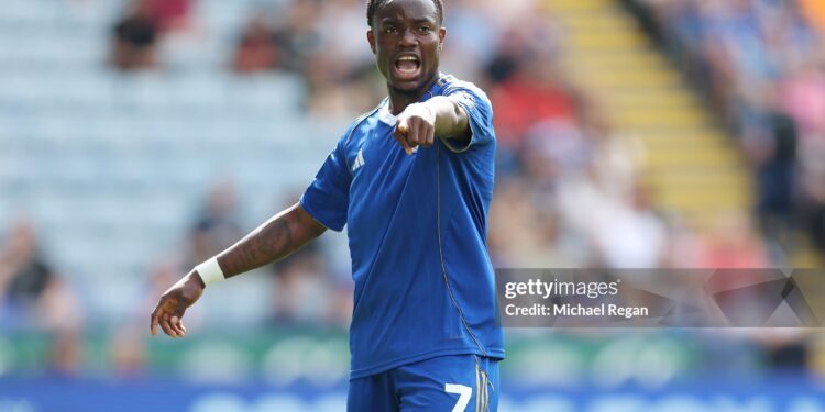 LEICESTER, ENGLAND - AUGUST 03: Abdul Fatawu of Leicester City in action during the pre-season friendly match between Leicester City and ACF Fiorentina at The King Power Stadium on August 03, 2025 in Leicester, England. (Photo by Michael Regan/Getty Images)