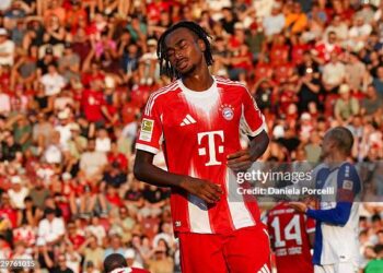 ZURICH, SWITZERLAND - AUGUST 12: Jonah Kusi-Asare of Bayern Munich looks dejected after a missed chance during the pre-season friendly match between Grasshopper Club Zürich and FC Bayern München at Stadion Letzigrund on August 12, 2025 in Zurich, Switzerland. (Photo by Daniela Porcelli/Getty Images)