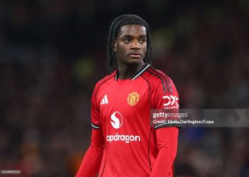 MANCHESTER, ENGLAND - DECEMBER 26: Ayden Heaven of Manchester United during the Premier League match between Manchester United and Newcastle United at Old Trafford on December 26, 2025 in Manchester, England. (Photo by Molly Darlington/Copa/Getty Images)