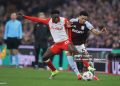 BIRMINGHAM, ENGLAND - JANUARY 29: Edmund Baidoo of FC Salzburg battles for possession with George Hemmings of Aston Villa during the UEFA Europa League 2025/26 League Phase MD8 match between Aston Villa FC and FC Salzburg at Villa Park on January 29, 2026 in Birmingham, England. (Photo by James Gill - Danehouse/Getty Images)