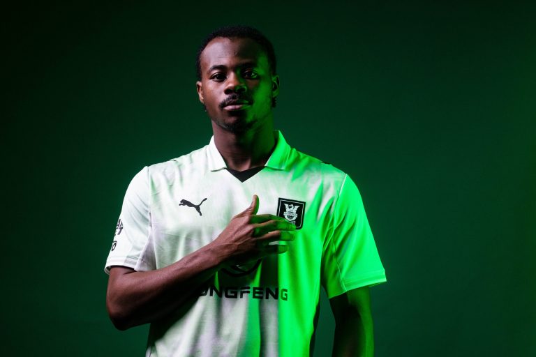 Kelvin Ofori posing after signing a contract for NK Olimpija Ljubljana, on June 26, 2025 in SRC Stozice, Ljubljana, Slovenia. Photo by Vid Ponikvar / Sportida