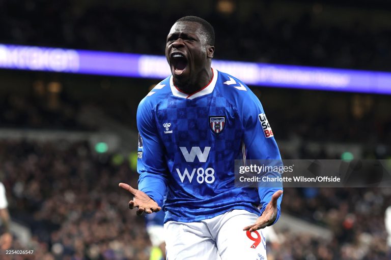 LONDON, ENGLAND - JANUARY 4: Brian Brobbey of Sunderland celebrates scoring their equalising goal during the Premier League match between Tottenham Hotspur and Sunderland at Tottenham Hotspur Stadium on January 4, 2026 in London, United Kingdom. (Photo by Charlotte Wilson/Offside/Offside via Getty Images)