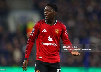 LIVERPOOL, ENGLAND - FEBRUARY 23: Kobbie Mainoo of Manchester United reacts during the Premier League match between Everton and Manchester United at Hill Dickinson Stadium on February 23, 2026 in Liverpool, England. (Photo by Chris Brunskill/Fantasista/Getty Images)