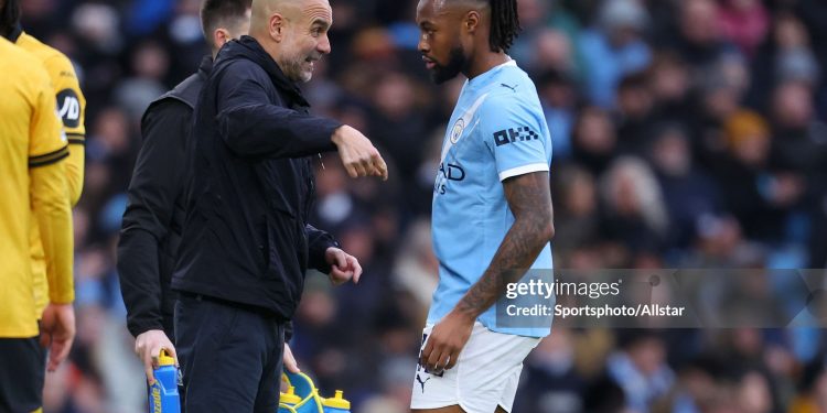 MANCHESTER, ENGLAND - JANUARY 24: Pep Guardiola, Manager of Manchester City speaks to Antoine Semenyo of Manchester City on the side line during the Premier League match between Manchester City and Wolverhampton Wanderers at Etihad Stadium on January 24, 2026 in Manchester, England. (Photo by Ed Sykes/Sportsphoto/Allstar via Getty Images)