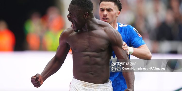 Sunderland's Brian Brobbey celebrates scoring their side's second goal of the game as Newcastle United players look dejected uring the Premier League match at St James' Park, Newcastle upon Tyne. Picture date: Sunday March 22, 2026. (Photo by Owen Humphreys/PA Images via Getty Images)
