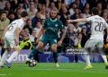 Madrid, Spain - March 11: Arda Gueler of Real Madrid, Antoine Semenyo of Manchester City and Fran Garcia of Real Madrid battle for the ball during the UEFA Champions League 2025/26 Round of 16 First Leg match between Real Madrid CF and Manchester City FC at Estadio Santiago Bernabeu on March 11, 2026 in Madrid, Spain. (Photo by Manu Reino/DeFodi Images/DeFodi via Getty Images)