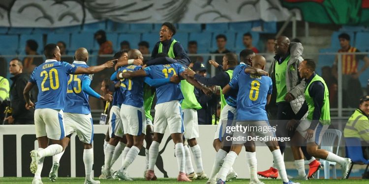 Rades, Tunisia - April 12: Team of Mamelodi Sundowns celebrates goal during the Ligue des champions de la CAF match between Esperance Sportive de Tunis and Mamelodi Sundowns Football Club at Stade Hammadi Agrebi on April 12, 2026 in Rades, Tunisia. (Photo by Tnani Badreddine/DeFodi Images/DeFodi via Getty Images)