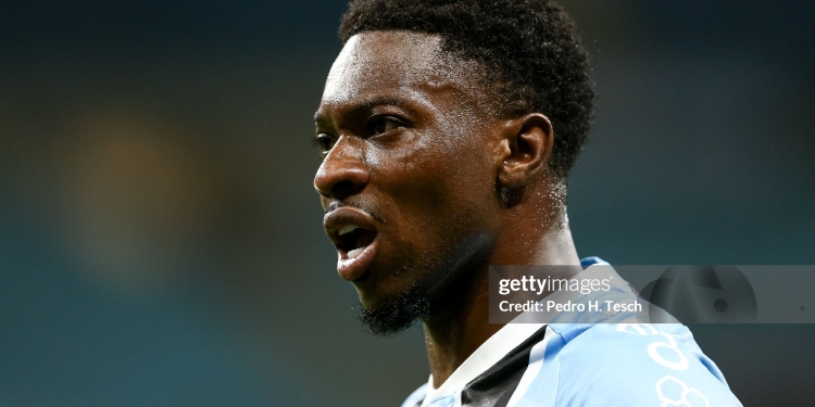 PORTO ALEGRE, BRAZIL - NOVEMBER 25: Francis Amuzu of Gremio reacts during the match between Gremio and Palmeiras as part of Brasileirao 2025 at Arena do Gremio on November 25, 2025 in Porto Alegre, Brazil. (Photo by Pedro H. Tesch/Getty Images)
