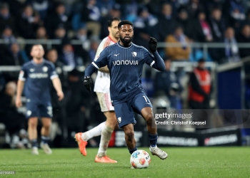 BOCHUM, GERMANY - FEBRUARY 20: Moritz-Broni Kwarteng of VfL Bochum runs with the ball during the 2. Bundesliga match between VfL Bochum 1848 and 1. FC Nürnberg at Vonovia Ruhrstadion on February 20, 2026 in Bochum, Germany. (Photo by Christof Koepsel/Getty Images)