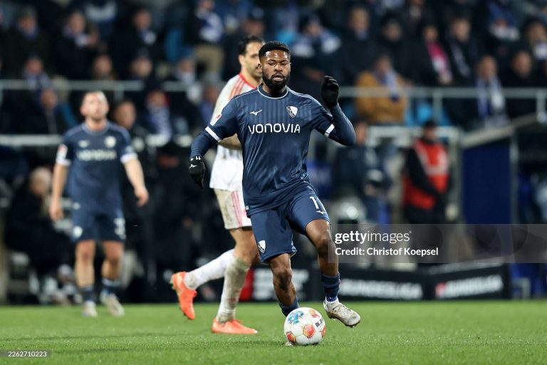 BOCHUM, GERMANY - FEBRUARY 20: Moritz-Broni Kwarteng of VfL Bochum runs with the ball during the 2. Bundesliga match between VfL Bochum 1848 and 1. FC Nürnberg at Vonovia Ruhrstadion on February 20, 2026 in Bochum, Germany. (Photo by Christof Koepsel/Getty Images)