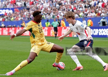 BOSTON, UNITED STATES - JUNE 23: (L-R) Marvin Senaya of Ghana, Anthony Gordon of England  during the  World Cup match between England  v Ghana at the Boston Stadium on June 23, 2026 in Boston United States (Photo by Marcel Bonte/Soccrates/Getty Images)