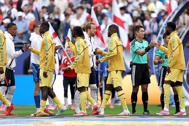 FOXBOROUGH, MASSACHUSETTS - JUNE 23: Harry Kane #9 of England shakes hands with Thomas Partey #5 of Ghana prior to the FIFA World Cup 2026 Group L match between England and Ghana at Boston Stadium on June 23, 2026 in Foxborough, Massachusetts. (Photo by Buda Mendes/Getty Images)