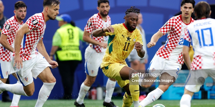 PHILADELPHIA, UNITED STATES - JUNE 27: (L-R) Marin Pongracic of Croatia, Antoine Semenyo of Ghana, Luka Vuskovic of Croatia during the World Cup match between Croatia v Ghana at the Philadelphia Stadium on June 27, 2026 in Philadelphia United States (Photo by Marcel Bonte/Soccrates/Getty Images)