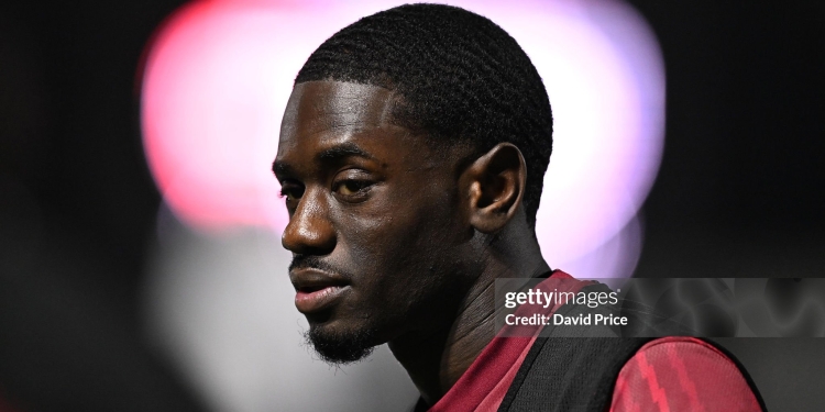 BOREHAMWOOD, ENGLAND - JANUARY 23: Charles Sagoe Jr of Arsenal warms up before the PL2 match between Arsenal U21 and Burnley U21 at Meadow Park on January 23, 2026 in Borehamwood, England. (Photo by David Price/Arsenal FC via Getty Images)