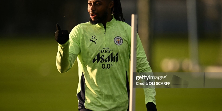 Manchester City's Ghanaian midfielder #42 Antoine Semenyo reacts as he takes part in a training session at the Etihad Campus training ground in Manchester, north-west England, on January 27, 2026, on the eve of their UEFA Champions League, league stage football match against Galatasaray. (Photo by Oli SCARFF / AFP via Getty Images)