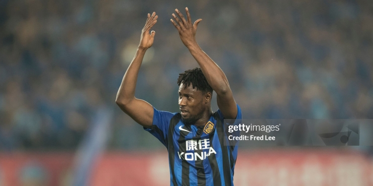 NANJING, CHINA - APRIL 01: Richmond Boakye #38 of Jiangsu Suning FC in action during the 2018 Chinese Super League match between Jiangsu Suning and Tianjin Teda at Nanjing Olympic Sports Center on April 1, 2018 in Nanjing, China. (Photo by XIN LI/Getty Images)