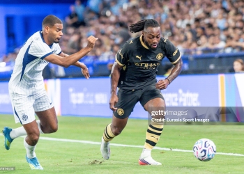 HONG KONG, CHINA - AUGUST 1: Antoine Semenyo of Manchester City (R) and Andy Diouf of Inter Milan (L) compete for the ball during the Manchester City v Inter Milan - Pre-Season Friendly at Kai Tak Stadium on August 1, 2026 in Hong Kong, China. (Photo by Eurasia Sport Images/Getty Images)