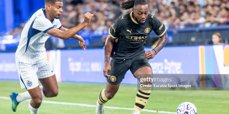 HONG KONG, CHINA - AUGUST 1: Antoine Semenyo of Manchester City (R) and Andy Diouf of Inter Milan (L) compete for the ball during the Manchester City v Inter Milan - Pre-Season Friendly at Kai Tak Stadium on August 1, 2026 in Hong Kong, China. (Photo by Eurasia Sport Images/Getty Images)