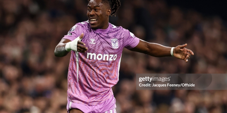 LONDON, ENGLAND - OCTOBER 19: Brandon Thomas-Asante of Coventry City reacts during the Premier League 2026/27 match between Tottenham Hotspur and Coventry City at Tottenham Hotspur Stadium on October 19, 2026 in London, United Kingdom. (Photo by Jacques Feeney/Offside/Offside via Getty Images)