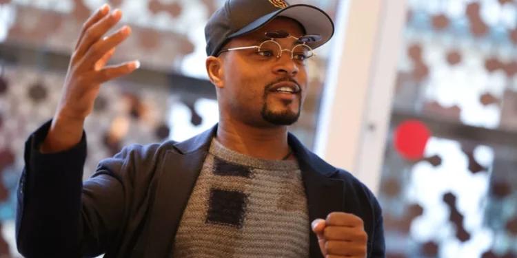 Patrice Evra exchanged for more than an hour with six readers of Parisian-Today in France this Tuesday morning, at the headquarters of our newspaper in Paris. LP/Arnaud Journois