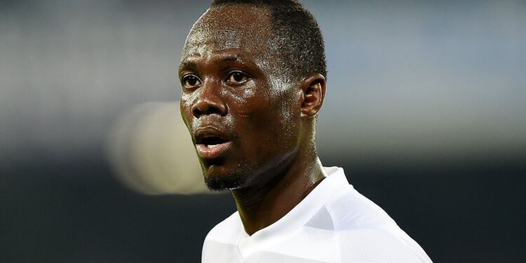 NAPLES, ITALY - APRIL 15: Emmanuel Badu of Udinese Calcio in action during the Serie A match between SSC Napoli and Udinese Calcio at Stadio San Paolo on April 15, 2017 in Naples, Italy.  (Photo by Francesco Pecoraro/Getty Images)