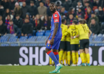 Ghanaian defender Kasim Adams sees red in FC Basel’s 2-0 defeat to FC Zurich
