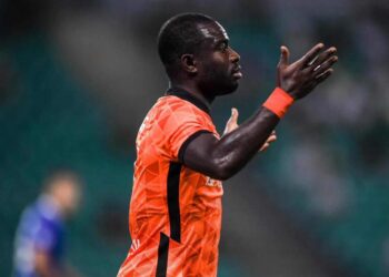 Video: Ghanaian winger Frank Acheampong suffers racist abuse by  opposing player in China, reacts strongly