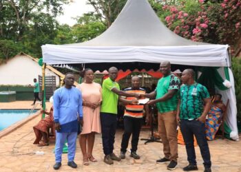 Samartex Credit Union donates to club in their quest to win the league