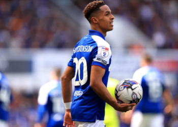 Ipswich Town open talks to sign Chelsea’s Omari Hutchinson permanently for £22m