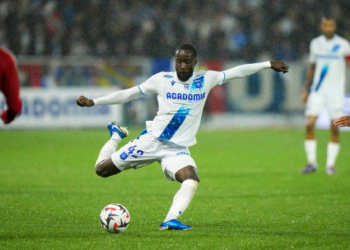 Ghanaian midfielder Elisha Owusu earns a spot in the Ligue 1 Team of the Week